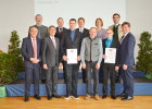 Landkreis Neustadt a.d.Waldnaab: Regierungspräsident Axel Bartelt (1. Reihe, 2. v.li.) mit Absolventen und Ehrengästen 