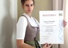 Katrin Schindler aus Maxhütte Haidhof im Landkreis Schwandorf mit Meisterurkunde