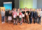Die Absolventinnen und Absolventen aus dem Landkreis Neustadt an der Waldnaab mit Ehrengästen.
