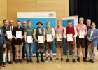 Absolventen aus dem Landkreis Regensburg mit Ehrengästen