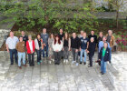 Die Teilnehmer am Seminar "Chance und Herausforderung für effiziente KSM-Arbeit: Multiplikatoren einbinden und Bürgerschaft beteiligen" im Innenhof der Regierung der Oberpfalz
